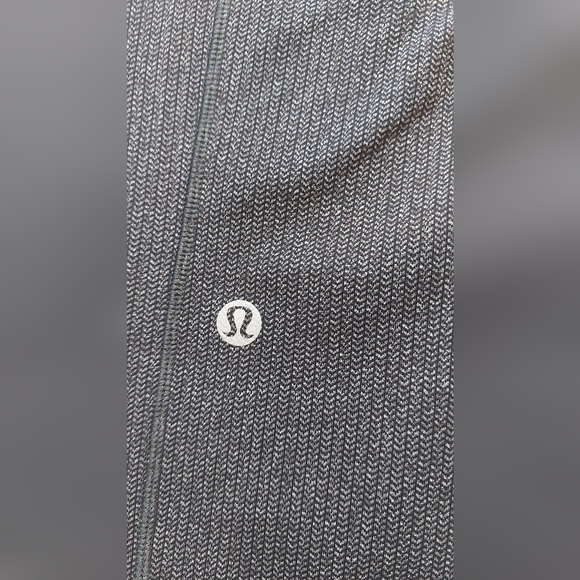 Lululemon ~Speed Up Tight 28", Size 4. - Picture 13 of 15